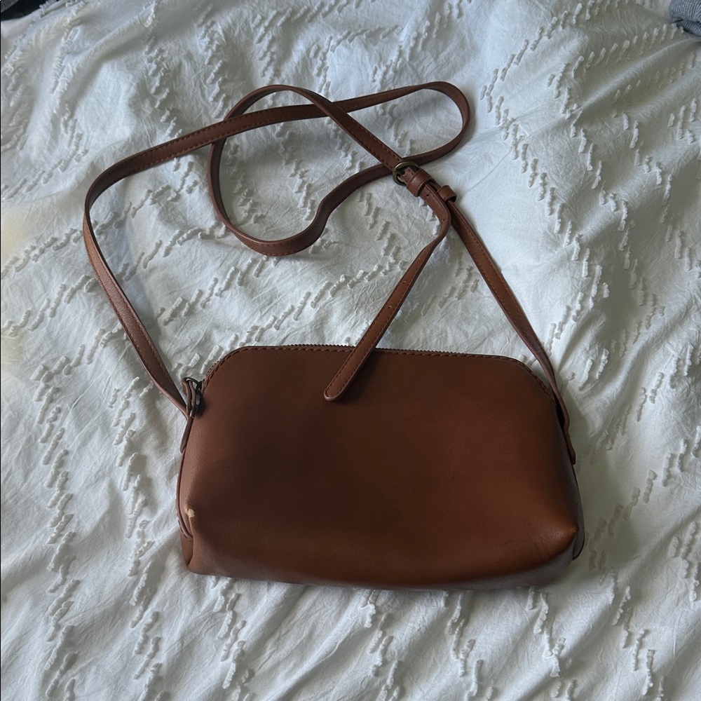Universal Thread Tan Leather Crossbody Bag